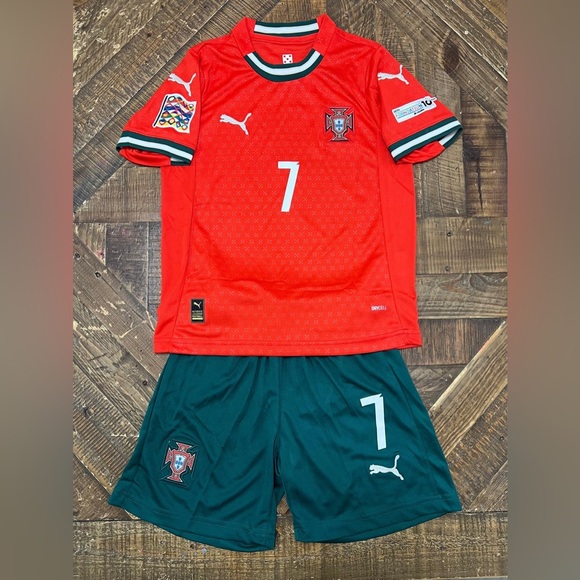 Ronaldo Portugal 2025/26 #7Home Kids Set, Unisex - Picture 2 of 2
